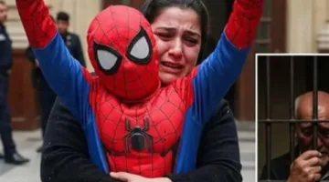 بملابس سبايدر مان.. وصول الطفل ياسين ووالدته إلى محكمة جنايات دمنهور