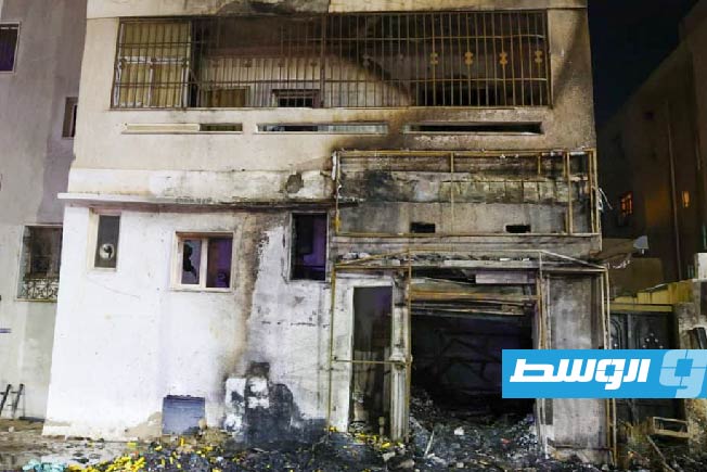 آثار الحريق داخل محل لبيع السجائر في أبو سليم. 21 يوليو 2025. (مديرية أمن طرابلس)