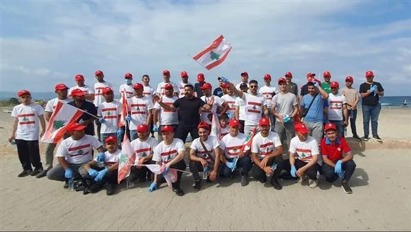 بأزياء تقليدية ومن روح الانتماء… مطاعم الجواد تطلق مبادرة “يدًا بيد لتحقيق صور أنظف وأجمل” بأزياء تقليدية ومن روح الانتماء… مطاعم الجواد تطلق مبادرة “يدًا بيد لتحقيق صور أنظف وأجمل”