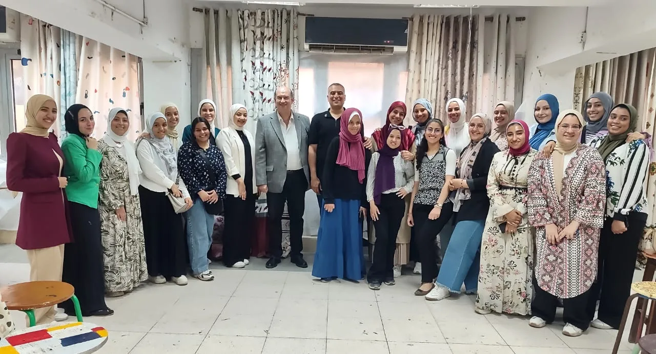 افتتاح معرض “تعزيز الصناعة والمشروعات الصغيرة في مجال طباعة المنسوجات” في كلية الفنون التطبيقية بحلوان افتتاح معرض “تعزيز الصناعة والمشروعات الصغيرة في مجال طباعة المنسوجات” في كلية الفنون التطبيقية بحلوان