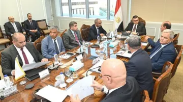 وزير الإسكان يستعرض تقدم مشروعات “حياة كريمة” لت revitalization الريف المصري