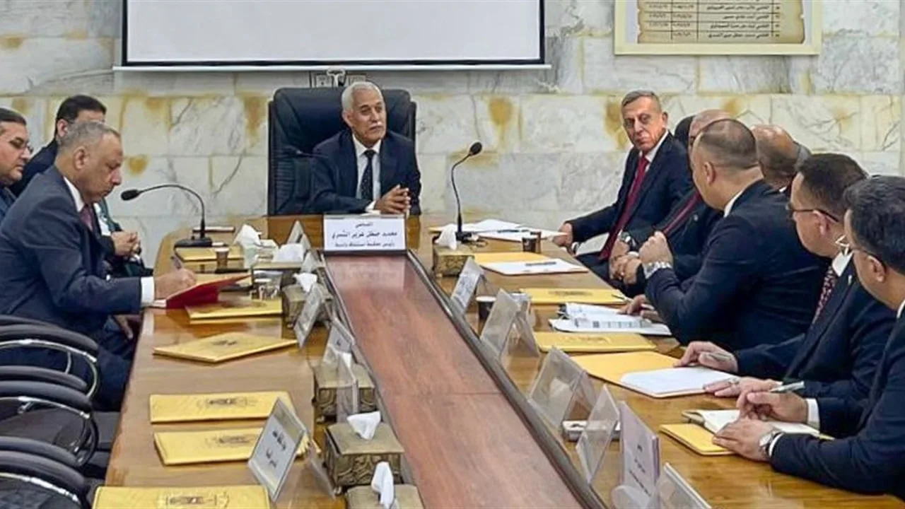 رئيس الادعاء العام ورئيس هيئة الرقابة القضائية يتابعان التحقيق في حادثة الكوت المأساوية. رئيس الادعاء العام ورئيس هيئة الرقابة القضائية يتابعان التحقيق في حادثة الكوت المأساوية.