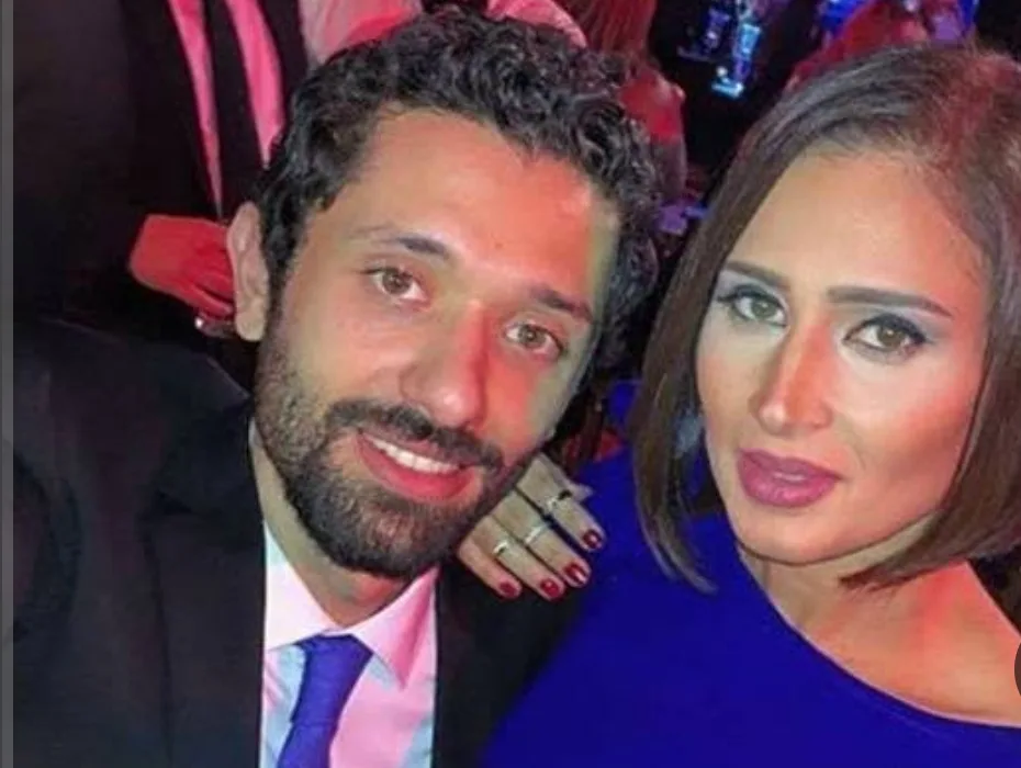 في نفس توقيت أنباء انفصاله، كريم محمود عبد العزيز يستمر في تجهيز فيلم “طلقني” مع دينا الشربيني. في نفس توقيت أنباء انفصاله، كريم محمود عبد العزيز يستمر في تجهيز فيلم “طلقني” مع دينا الشربيني.
