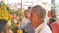 محافظ الإسكندرية يوجه reprimand لفكهاني: ‘إذا بياعت بهذا السعر مرة أخرى، فلن تُسمح لك بالوقوف هنا’