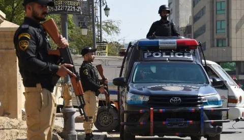 مقتل ثمانية من أفراد حرس الحدود في هجوم مسلّح في باكستان