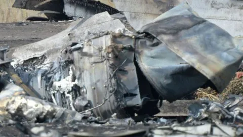 مصرع 16 فردًا على الأقل إثر تصادم طائرة عسكرية بمدرسة في دكا