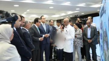 وزير الصحة يقوم بزيارة المجمع الطبي ومركز 30 يونيو للكلى ويشهد إطلاق مشروع الرعاية الصحية المنزلية في المحافظة.