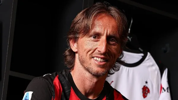 أليجري: لوكاس مودريتش سيساهم في إعادة ميلان إلى مجده السابق أليجري: لوكاس مودريتش سيساهم في إعادة ميلان إلى مجده السابق