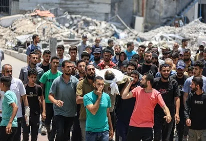القطاع يعاني من الجوع… “مجلس التعاون الخليجي” يدعو إلى رفع فوري للحصار الإسرائيلي ويصفه بأنه “جريمة القرن”، وفلسطين تطلب اجتماعًا عربيًا طارئًا يوم الثلاثاء لمناقشة تجويع غزة. القطاع يعاني من الجوع… “مجلس التعاون الخليجي” يدعو إلى رفع فوري للحصار الإسرائيلي ويصفه بأنه “جريمة القرن”، وفلسطين تطلب اجتماعًا عربيًا طارئًا يوم الثلاثاء لمناقشة تجويع غزة.