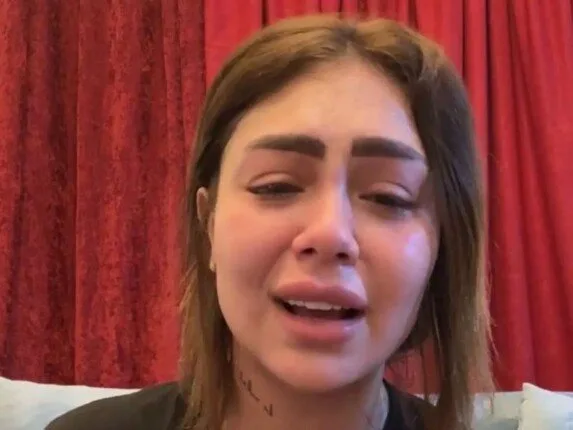 احتجاز البلوجر هدير عبد الرازق لمدة 4 أيام بتهمة “نشر محتوى غير لائق” والتحريض على الفسق