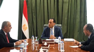 عاجل.. رئيس الوزراء يناقش مجموعة من القضايا مع رئيس الهيئة الوطنية للصحافة