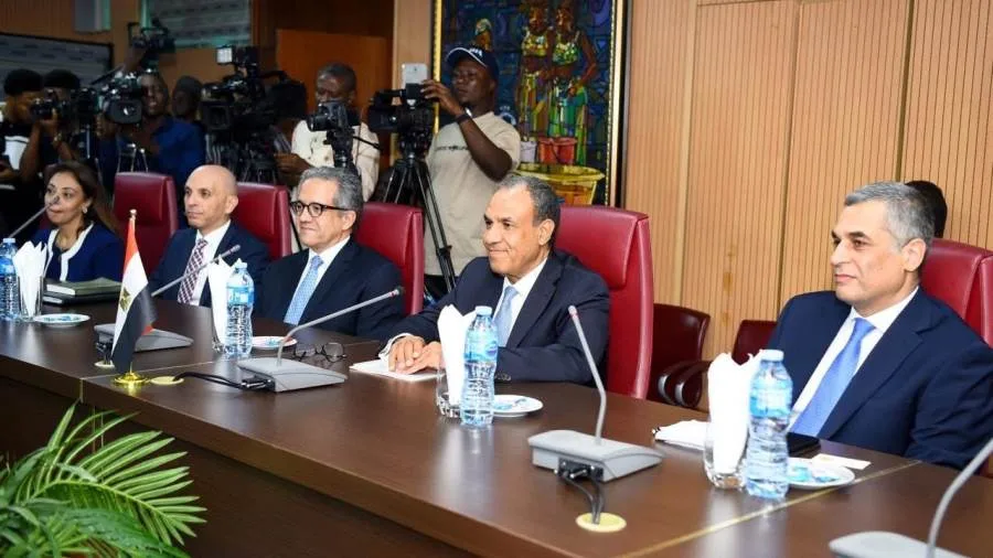 وزير الخارجية والهجرة يجتمع بنظيره النيجيري في أبوجا لمباحثات ثنائية