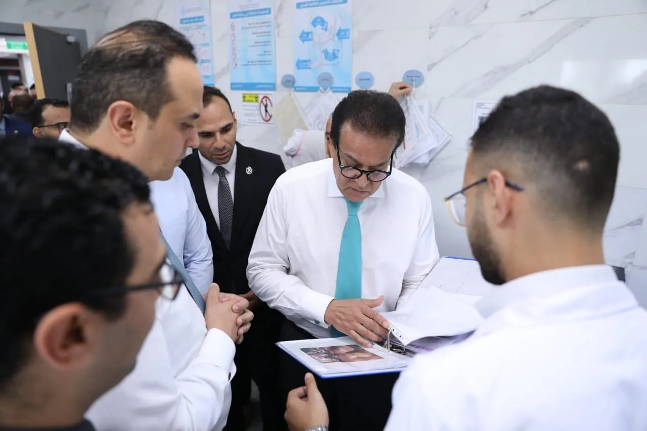وزير الصحة يزور مشاريع تحسين مستشفيات الأورام والتل الكبير ومركز الرعاية الصحية الأولية في الإسماعيلية وزير الصحة يزور مشاريع تحسين مستشفيات الأورام والتل الكبير ومركز الرعاية الصحية الأولية في الإسماعيلية