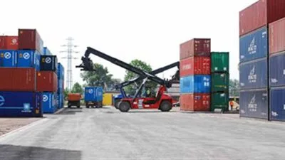 استحواذ حديث في مجال النقل: تأثير دخول CMA CGM على ميناء أكتوبر الجاف.