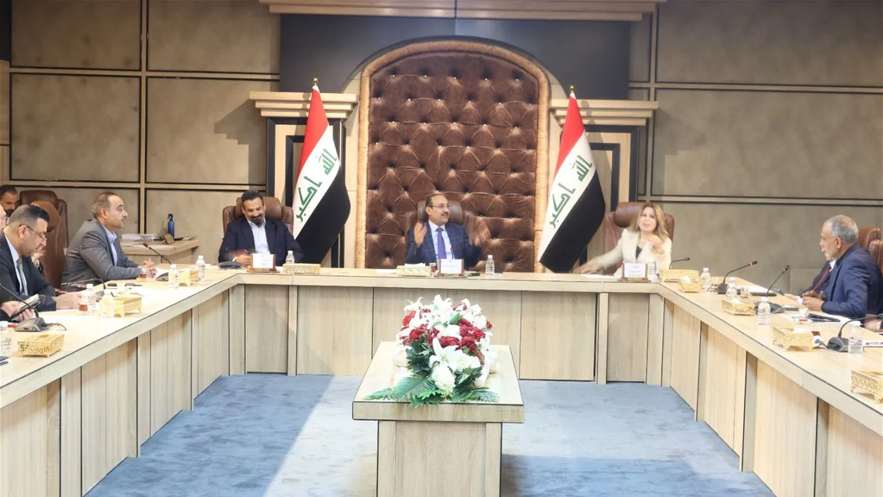 اجتماع حكومي يناقش العملة الوطنية وفرض عقوبات على مصرف الرافدين اجتماع حكومي يناقش العملة الوطنية وفرض عقوبات على مصرف الرافدين