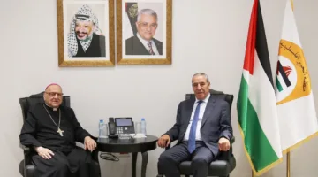 الشيخ يلتقي بوفد من رجال الدين المسيحيين من القدس لمناقشة آثار العدوان على المعالم الدينية.