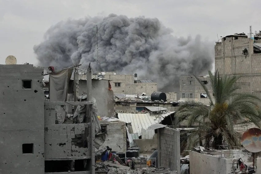 مقتل 27 فلسطينيًا جراء قصف القوات الإسرائيلية على قطاع غزة مقتل 27 فلسطينيًا جراء قصف القوات الإسرائيلية على قطاع غزة