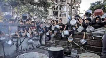 رطل الطحين بسعر 100 دولار.. سكان غزة لـ “الشرق”: الجوع يؤثر على أطفالنا ونعاني لتأمين الخبز