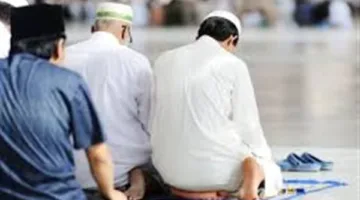 ما هي الكلمات التي تقال بين السجدتين أثناء الصلاة؟.. إليكم إجابة أمين الفتوى.
