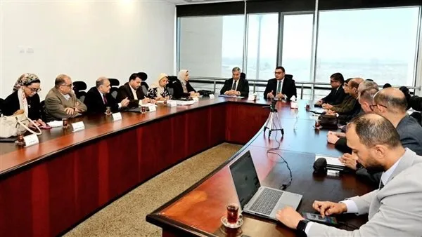 وزير الإسكان ومحافظ الإسكندرية يراقبان مشروع ترميم المباني التاريخية والتراثية على كورنيش المحافظة وزير الإسكان ومحافظ الإسكندرية يراقبان مشروع ترميم المباني التاريخية والتراثية على كورنيش المحافظة