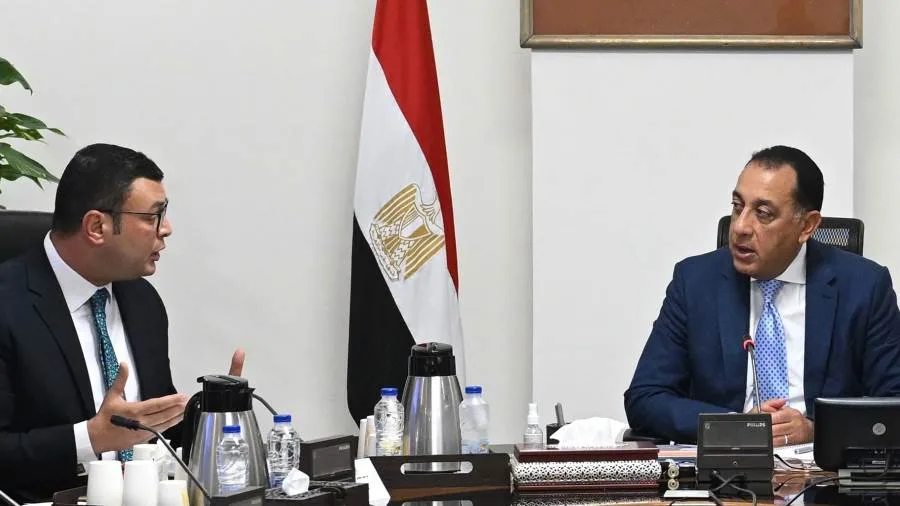 رئيس الوزراء يراقب تطورات تقنين الأراضي في عدة مدن جديدة وحالة العروض المقدمة.
