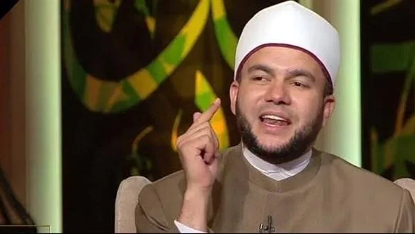 أستاذ في الأزهر: “لا ينبغي” إخفاء الأفكار المتطرفة