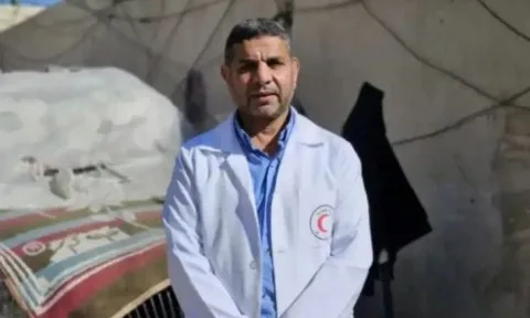 صحة غزة: إصابة الطبيب الهمص في قدمه خلال اعتقاله من قبل إسرائيل