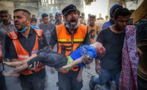 غزة تعاني من المجاعة.. 46 شهيداً، بينهم 10 من الجوعى ومنتظري المساعدات جراء قصف وإطلاق نار إسرائيلي في مناطق مختلفة من القطاع.. “حماس”: نهدف إلى التوصل إلى اتفاق مشرف ينهي الصراع غزة تعاني من المجاعة.. 46 شهيداً، بينهم 10 من الجوعى ومنتظري المساعدات جراء قصف وإطلاق نار إسرائيلي في مناطق مختلفة من القطاع.. “حماس”: نهدف إلى التوصل إلى اتفاق مشرف ينهي الصراع