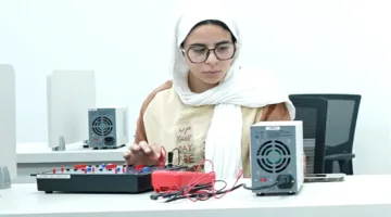 جامعة باديا في قسم علوم الحاسب تستقبل الطلاب الجدد مع برامج ومختبرات تكنولوجية لإعدادهم لوظائف المستقبل.