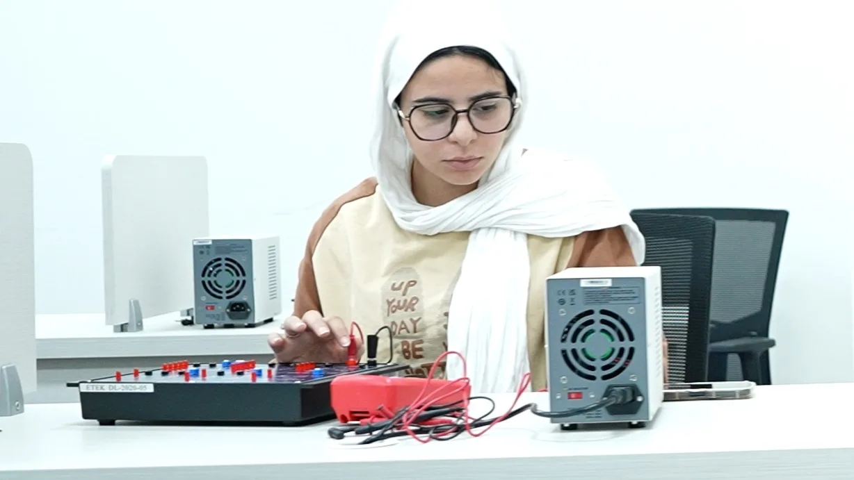 جامعة باديا في قسم علوم الحاسب تستقبل الطلاب الجدد مع برامج ومختبرات تكنولوجية لإعدادهم لوظائف المستقبل. جامعة باديا في قسم علوم الحاسب تستقبل الطلاب الجدد مع برامج ومختبرات تكنولوجية لإعدادهم لوظائف المستقبل.