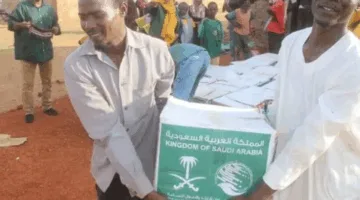 مركز الملك سلمان يوزع 550 سلة غذائية في منطقة الكاملين بالسودان