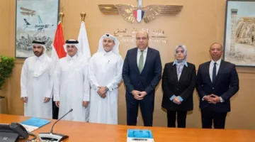 وزير الطيران المدني يستقبل وفدًا قطريًا رفيعًا ويعلن عن تعاون مشترك لتطوير خطوط الطيران.