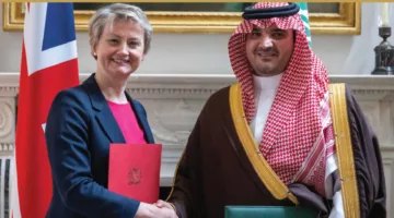 وزير الداخلية يتباحث في لندن حول تعزيز الشراكة الأمنية مع المملكة المتحدة
