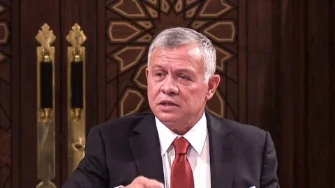 ملك الأردن يطالب بإنهاء الحرب في غزة وتواصل المساعدات للفلسطينيين، ويشدد على دعم بلاده لسوريا وسلامة أراضيها. ملك الأردن يطالب بإنهاء الحرب في غزة وتواصل المساعدات للفلسطينيين، ويشدد على دعم بلاده لسوريا وسلامة أراضيها.