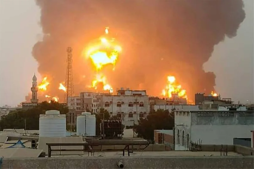 غارات جوية إسرائيلية تستهدف مواقع الحوثيين في الحديدة والساحل الغربي غارات جوية إسرائيلية تستهدف مواقع الحوثيين في الحديدة والساحل الغربي
