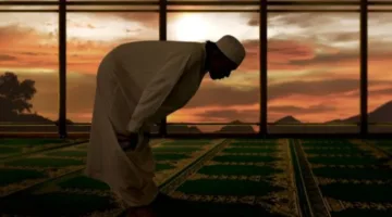 إجابة دار الإفتاء: هل تُعتبر الركعة لمن ركع خارج الصف ثم عاد إلى وضعه السليم؟