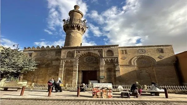 ما رأي الشريعة في نشر إعلان ترويجي على جدران المسجد؟.. الفتوى توضح ما رأي الشريعة في نشر إعلان ترويجي على جدران المسجد؟.. الفتوى توضح