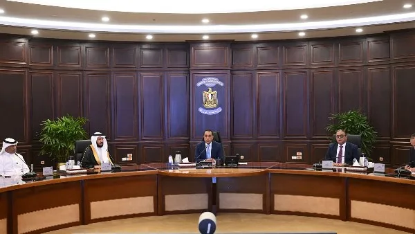 مدبولي يلتقي برئيس “سمو القابضة” السعودية لمناقشة خطة تأسيس صناديق عقارية في مصر مدبولي يلتقي برئيس “سمو القابضة” السعودية لمناقشة خطة تأسيس صناديق عقارية في مصر