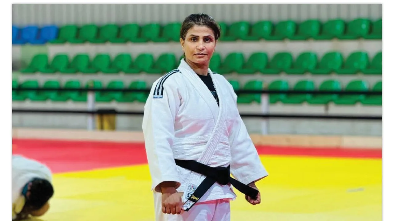 لاعبة الجودو العراقية هناء ثجيل تواجه التحديات وتستهدف إنجازاً جديداً في بطولة العالم. لاعبة الجودو العراقية هناء ثجيل تواجه التحديات وتستهدف إنجازاً جديداً في بطولة العالم.