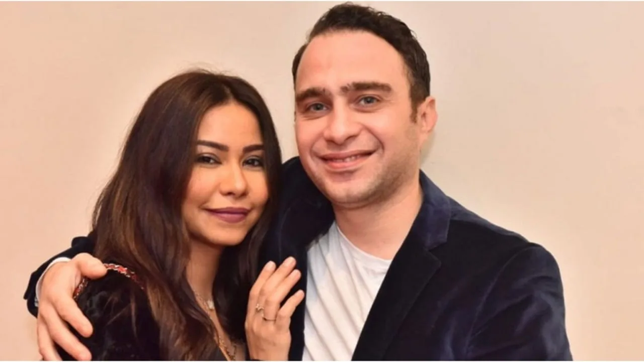 يا نبض قلبي: حسام حبيب يمدح شيرين ويقدم اعتذاره لها بشكل علني.. هل يعيد الأمل للصلح؟ يا نبض قلبي: حسام حبيب يمدح شيرين ويقدم اعتذاره لها بشكل علني.. هل يعيد الأمل للصلح؟