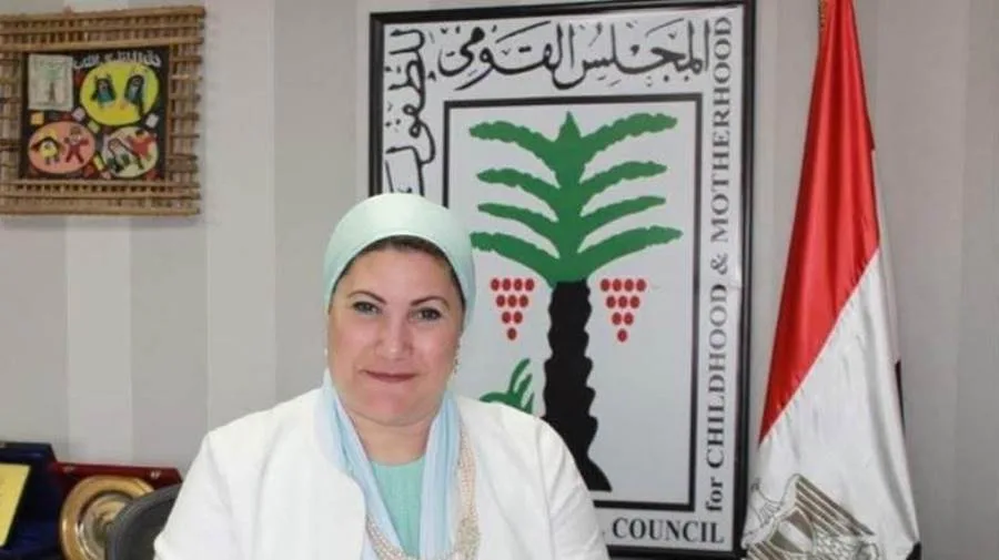 رئيسة المجلس القومي للطفولة تستلم تقريرًا حول أداء خط نجدة الطفل 16000 خلال النصف الأول من العام الحالي رئيسة المجلس القومي للطفولة تستلم تقريرًا حول أداء خط نجدة الطفل 16000 خلال النصف الأول من العام الحالي