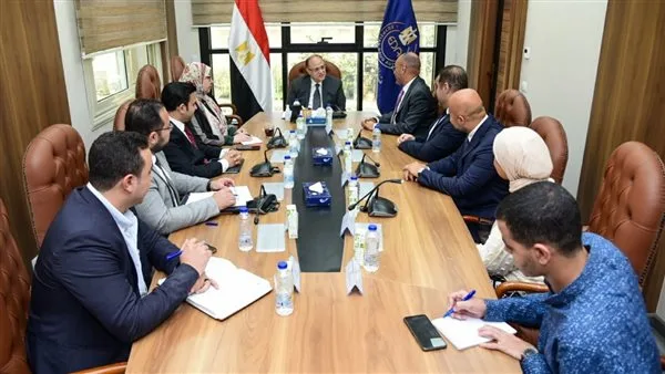 الغمراوي: استقرار السوق المصري وقوته يعززان جذب الاستثمارات العالمية في قطاع الأدوية الغمراوي: استقرار السوق المصري وقوته يعززان جذب الاستثمارات العالمية في قطاع الأدوية