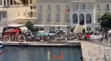 مناصرون لفلسطين يمنعون إسرائيليين من مغادرة عبارة في جزيرة يونانية – فيديو