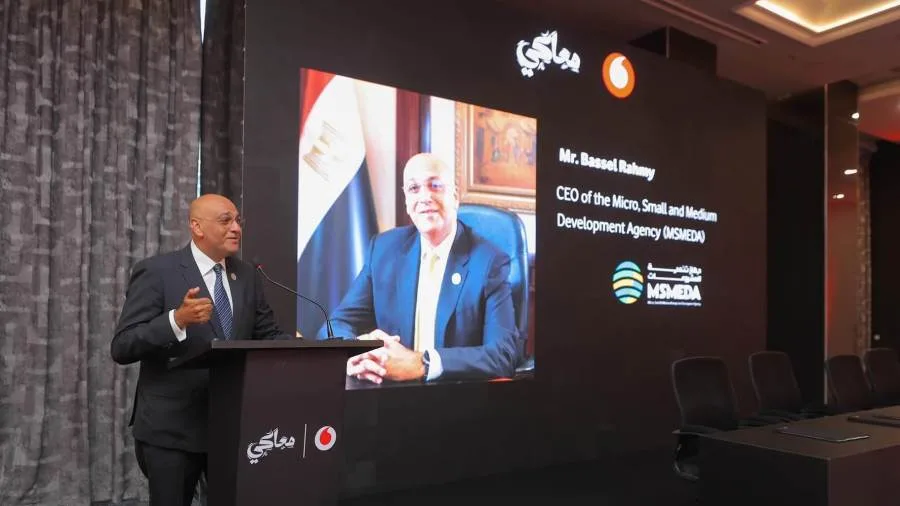 باسل رحمي: نسعى للتعاون مع فودافون مصر وشركاء التنمية لتعزيز مهارات مليون امرأة وفتاة مصرية ودعمهن في ريادة الأعمال. باسل رحمي: نسعى للتعاون مع فودافون مصر وشركاء التنمية لتعزيز مهارات مليون امرأة وفتاة مصرية ودعمهن في ريادة الأعمال.