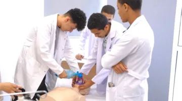 جامعة باديا تستضيف مختصين من جامعة تكساس لتدريب طلابها في مجالات الطب والعلاج الطبيعي.