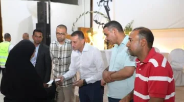 محافظ أسوان يطلب توزيع مساعدات مالية للأسر ذات الحاجة الملحة