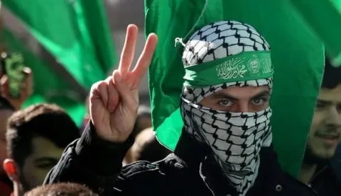 دول عربية تمنع “حماس” من دخول أراضيها: بعضها يفرض شروطاً صارمة، وأخرى ترفض تماماً. تطورات غير متوقعة وعلاقات تتراجع، ومخطط إسرائيل يحقق نجاحاً. فما هي الخيارات المتاحة لـ “حماس”؟ دول عربية تمنع “حماس” من دخول أراضيها: بعضها يفرض شروطاً صارمة، وأخرى ترفض تماماً. تطورات غير متوقعة وعلاقات تتراجع، ومخطط إسرائيل يحقق نجاحاً. فما هي الخيارات المتاحة لـ “حماس”؟