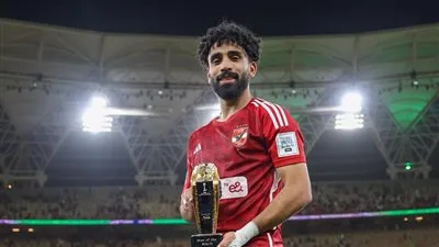 كريم رمزي: الأهلي يجدد عقد مروان عطية حتى عام 2029… واللاعب سيتقاضى 13 مليون في الموسم.
