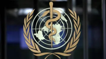 منظمة الصحة العالمية تستنكر الهجمات الإسرائيلية على مكاتبها وموظفيها في دير البلح بقطاع غزة.