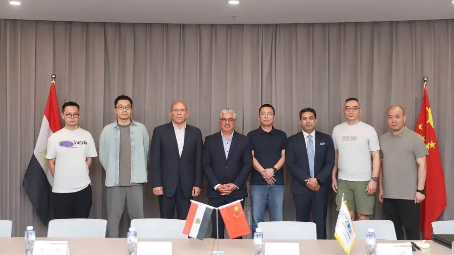 رئيس هيئة قناة السويس يبرم 3 عقود لمشروعات صناعية جديدة في مجال المنسوجات خلال جولته الترويجية في الصين. رئيس هيئة قناة السويس يبرم 3 عقود لمشروعات صناعية جديدة في مجال المنسوجات خلال جولته الترويجية في الصين.